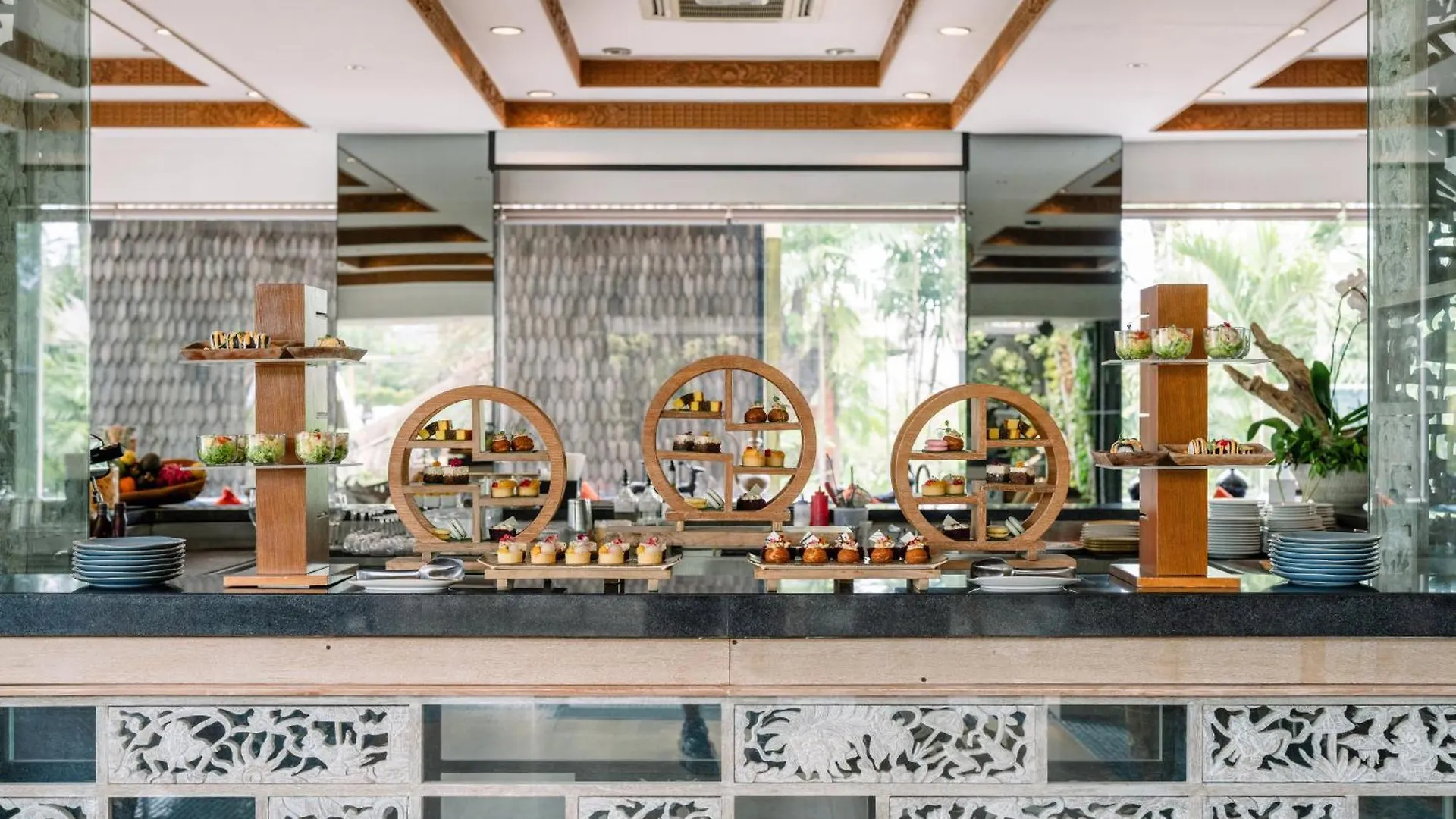 *****  Bali Mandira Beach Resort & Spa Легиан Индонезия